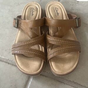 Women’s Clarks Collection Ultimate Comfort Tan Sandals (size 8.5M)